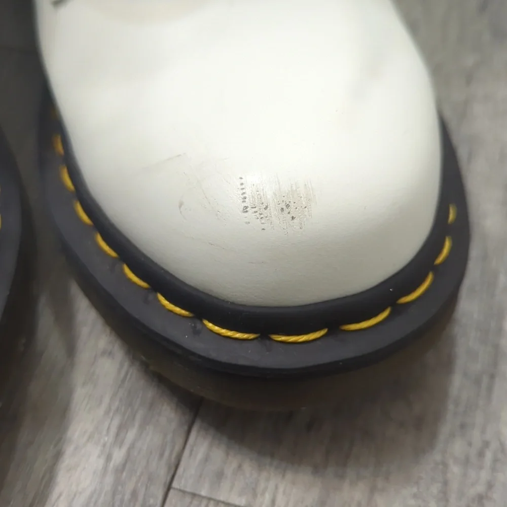 Dr. Martens - Picture 9 of 11